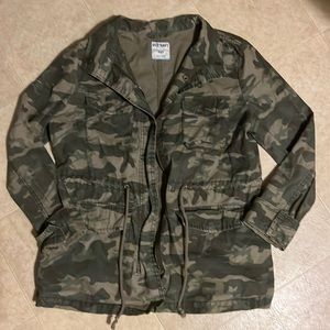 Old navy camo jacket, size medium, zipper/buttons/button closure pockets.